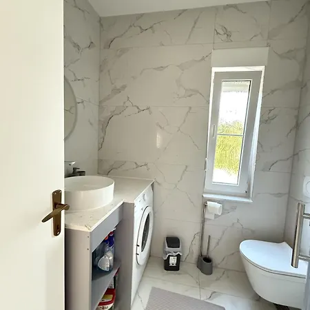 Apartmán 150 Meters From The - By Ta Leut Agency Vir