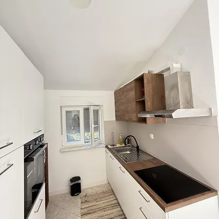 Apartmán 150 Meters From The - By Ta Leut Agency Vir