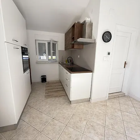 150 Meters From The - By Ta Leut Agency Apartmán *