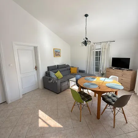 Appartamento 150 Meters From The - By Ta Leut Agency