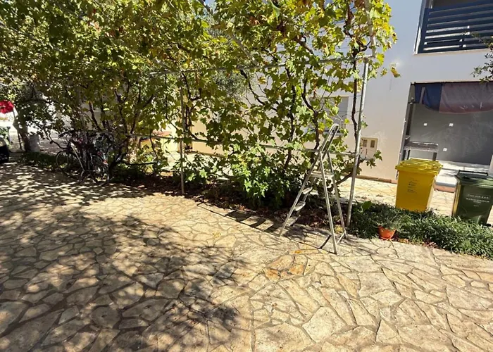 150 Meters From The - By Ta Leut Agency Apartman