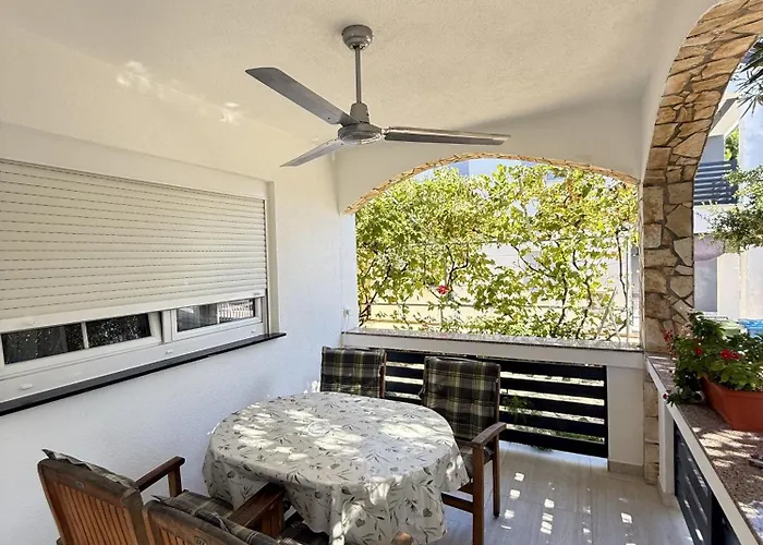 Apartman 150 Meters From The - By Ta Leut Agency *