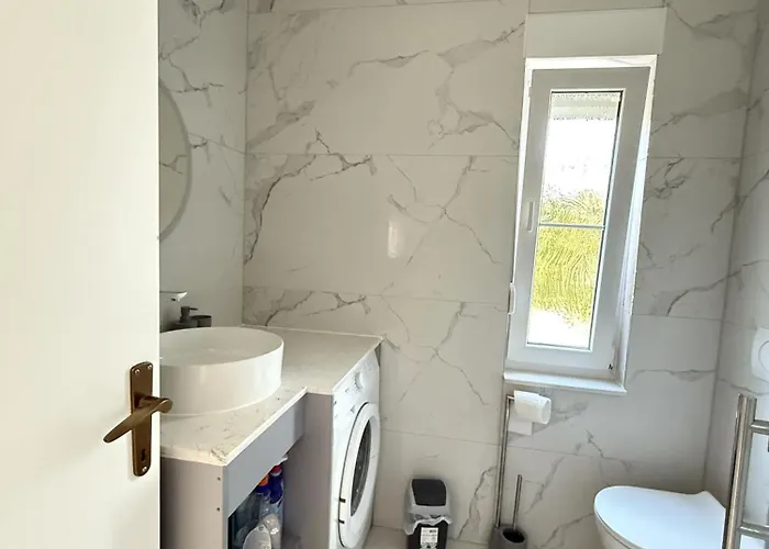 Apartman 150 Meters From The - By Ta Leut Agency Vir