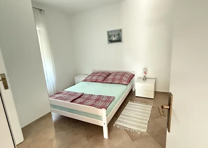 Apartman 150 Meters From The - By Ta Leut Agency Vir
