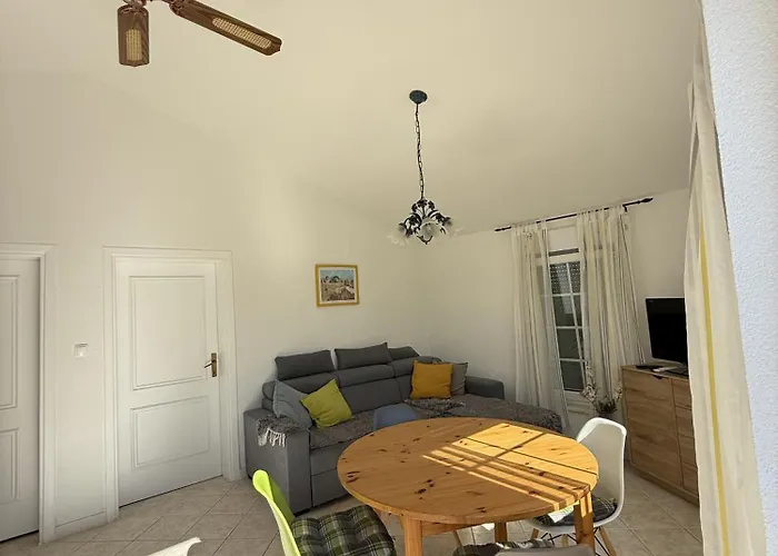 150 Meters From The - By Ta Leut Agency Apartman Vir